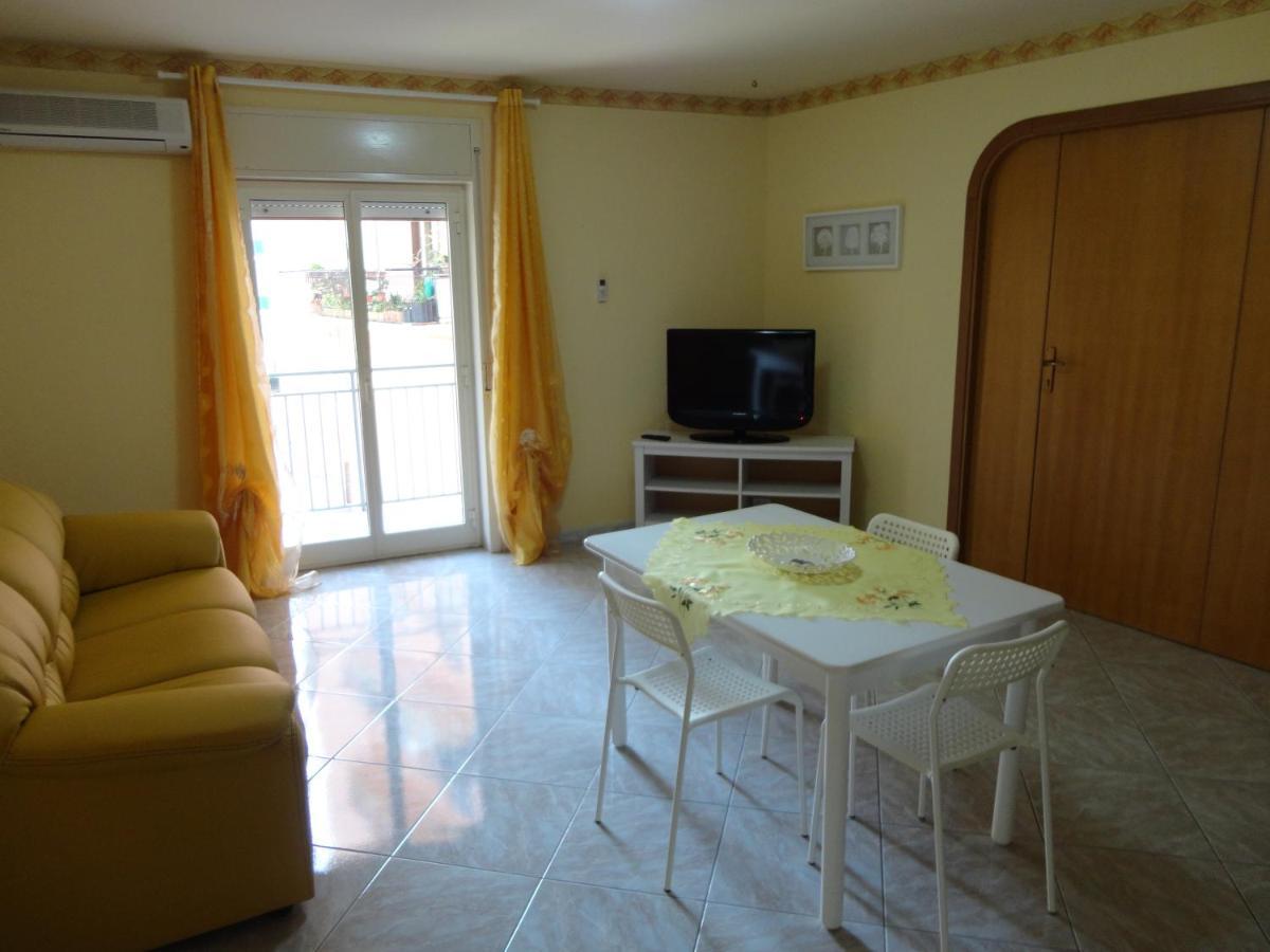 Baciati Dal Sole - Appartamento In Centro ปอร์โต เอมเปโดเกล ภายนอก รูปภาพ